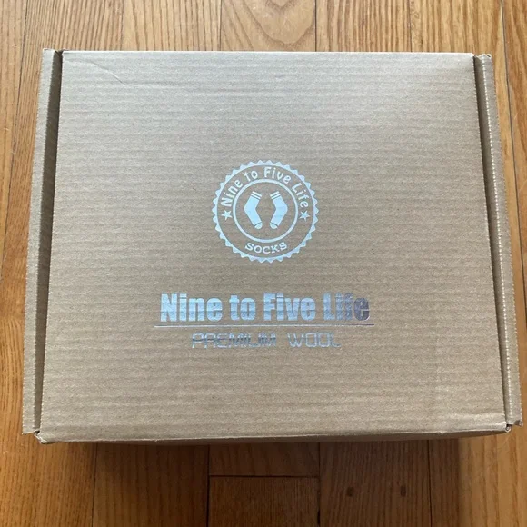 New Merino Wool Socks 4 Pairs Womens 8-10 - Picture 3 of 4